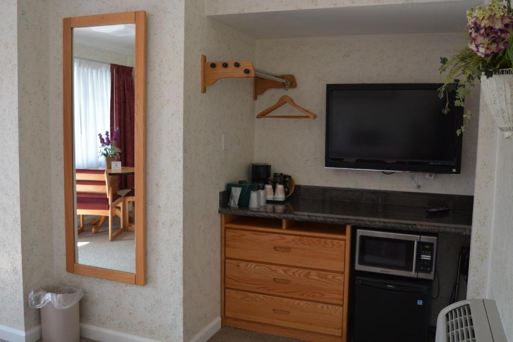 Standard King Room interior